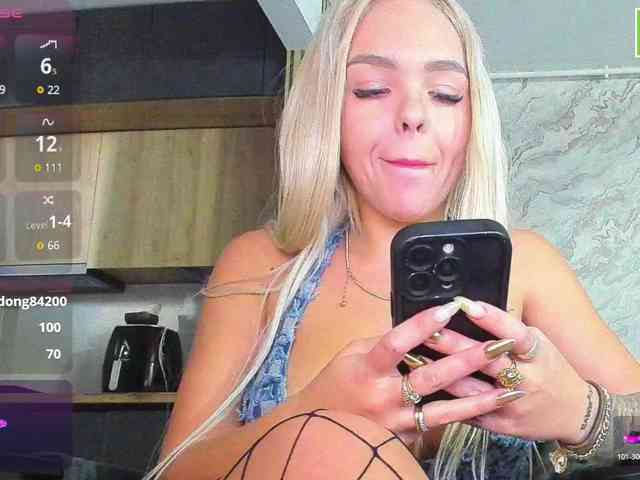 DaisyAbby03 webcam