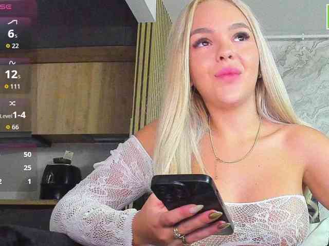DaisyAbby03 webcam