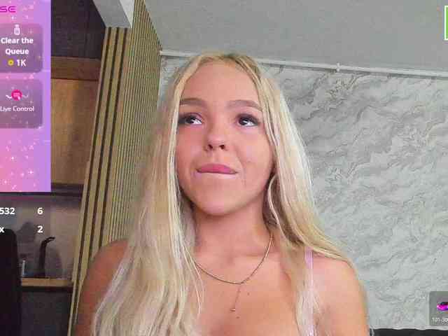 DaisyAbby03 webcam
