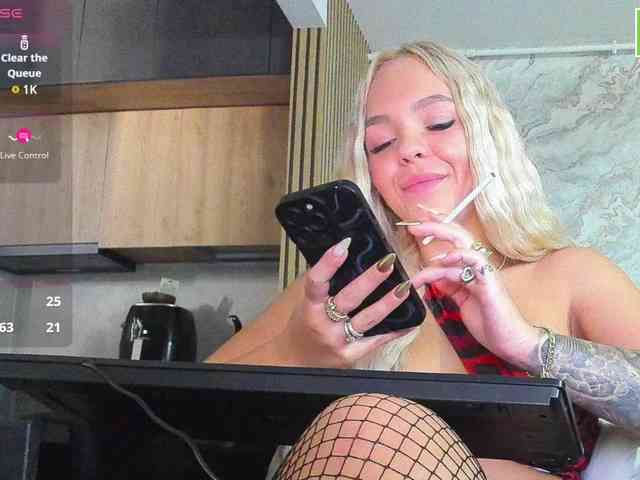 DaisyAbby03 webcam