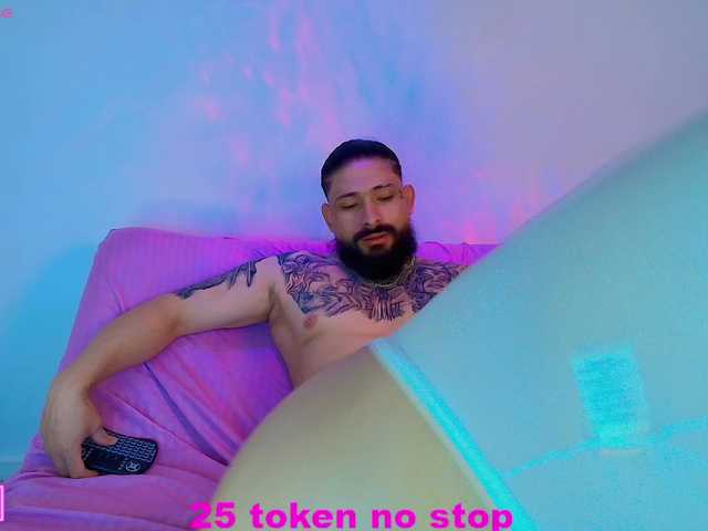 Gratis Live Sexcam mit 1ammyryan 1ammyryan