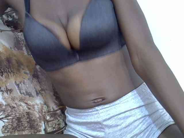 Ebonyslim webcam