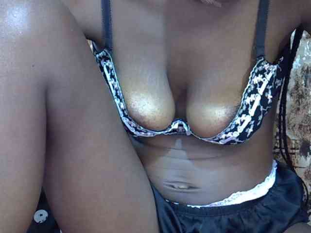 Ebonyslim webcam