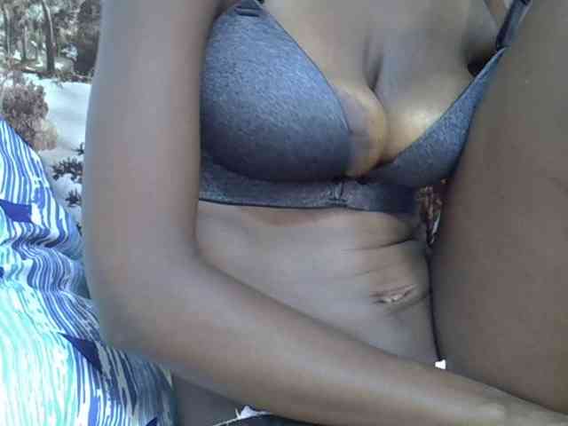 Ebonyslim webcam