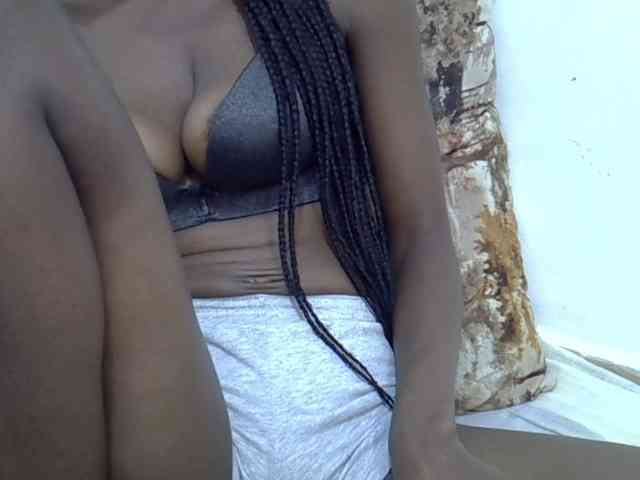 Ebonyslim webcam