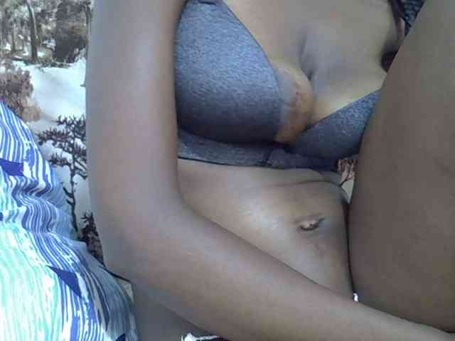 Ebonyslim webcam