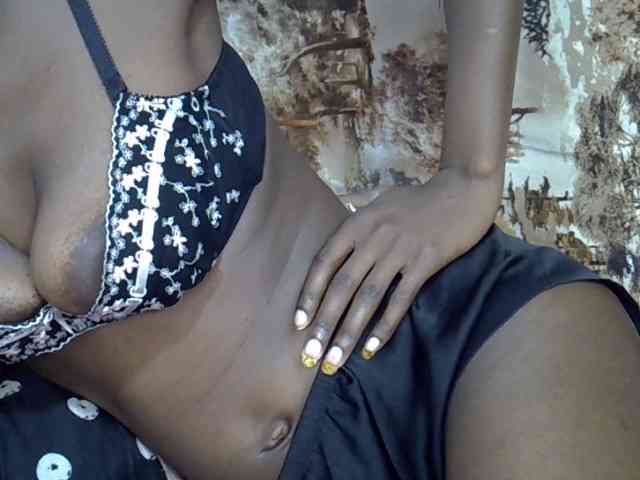 Ebonyslim webcam