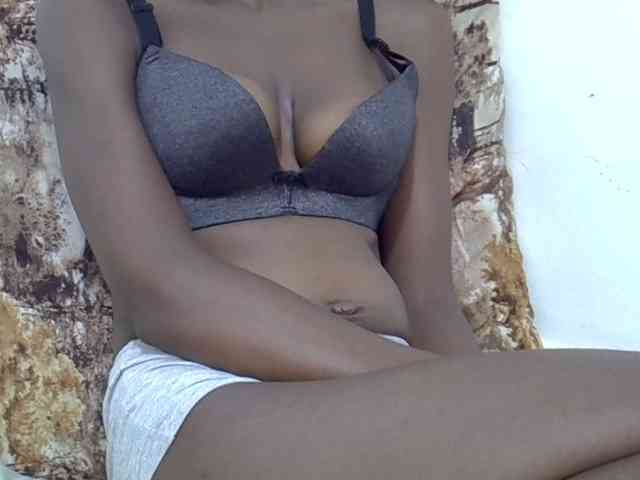 Ebonyslim webcam