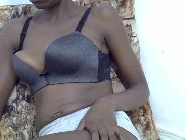 Ebonyslim webcam