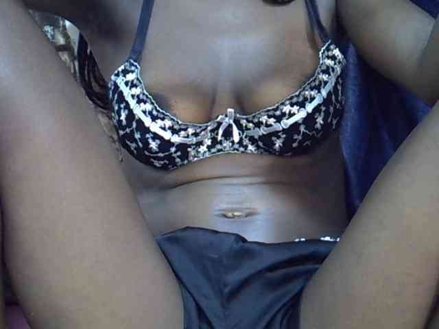 Ebonyslim webcam