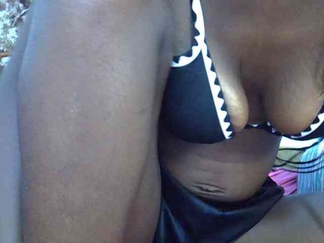 Ebonyslim webcam