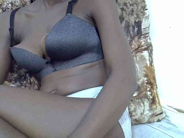 Ebonyslim webcam