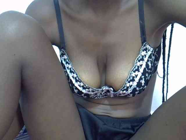 Ebonyslim webcam