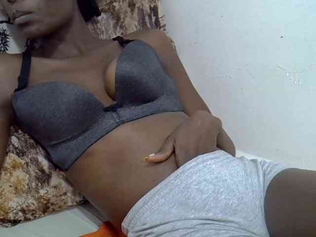 Ebonyslim webcam