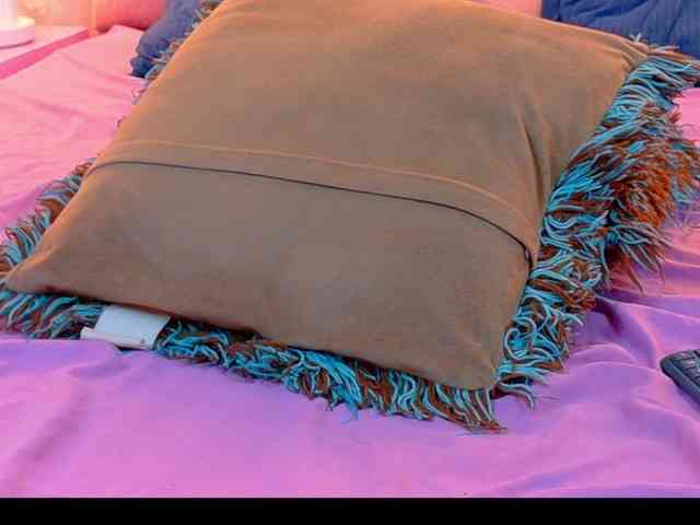 CamileJohnston webcam