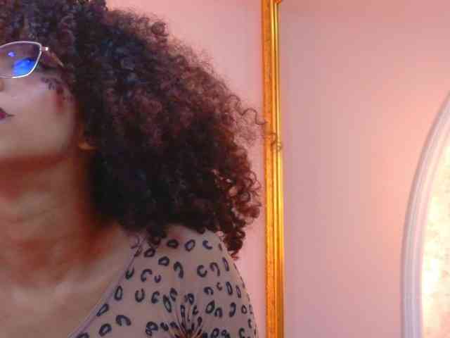 CamileJohnston webcam