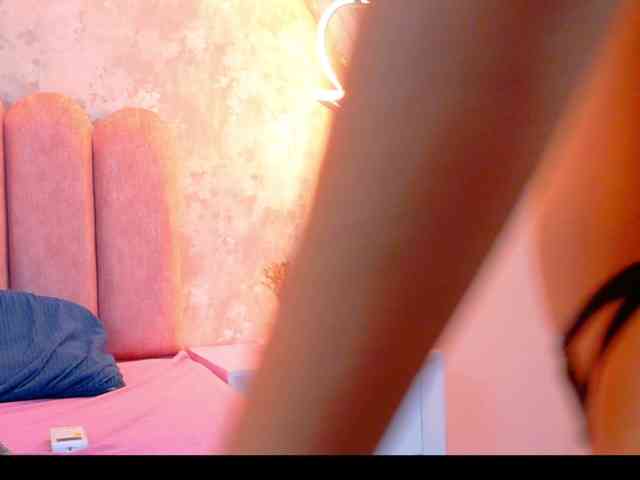 CamileJohnston webcam