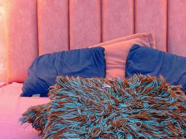 CamileJohnston webcam