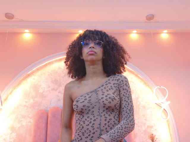 CamileJohnston webcam