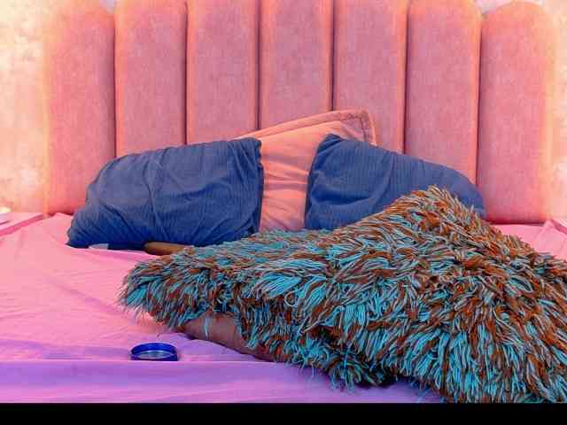 CamileJohnston webcam