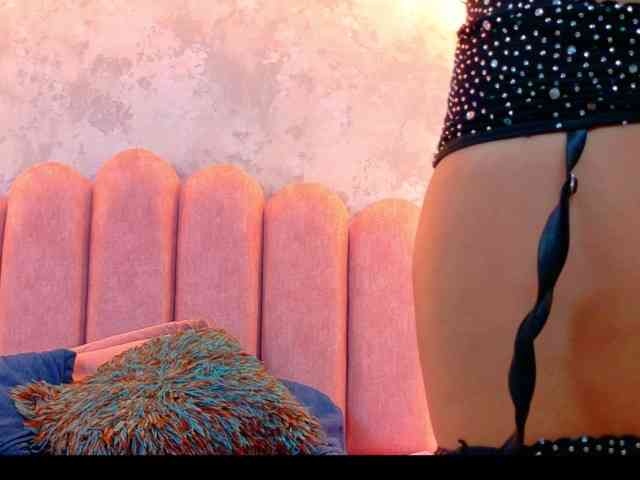 CamileJohnston webcam