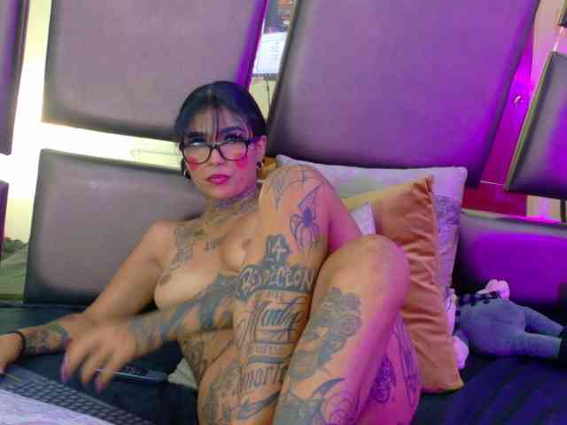 EmilieeLake webcam