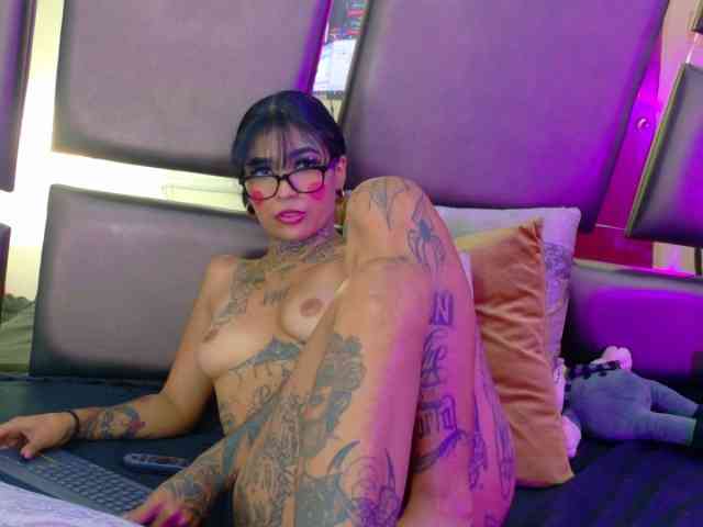 EmilieeLake webcam