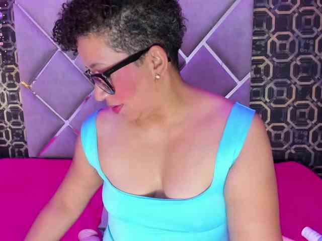 SkylerMoon webcam