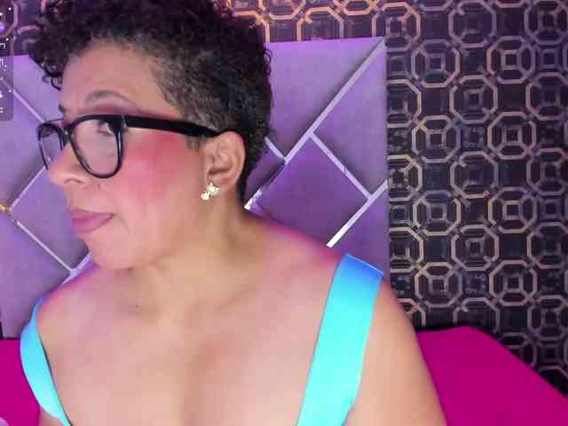 SkylerMoon webcam