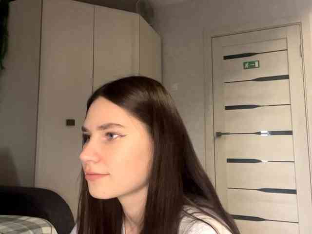 ElinOroz webcam