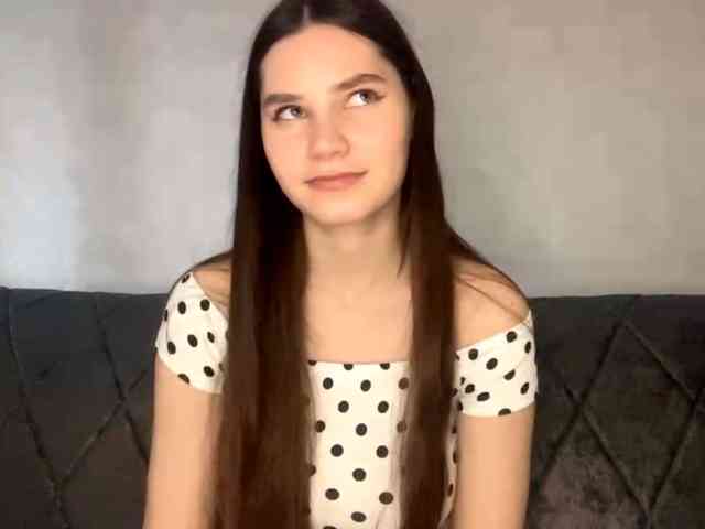 ElinOroz webcam