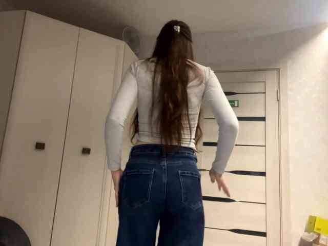 ElinOroz webcam