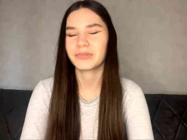 ElinOroz webcam