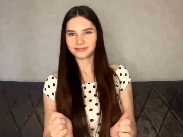 ElinOroz webcam