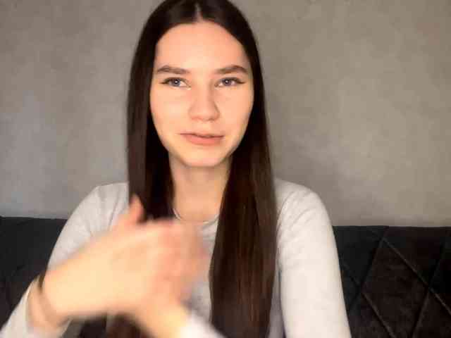 ElinOroz webcam
