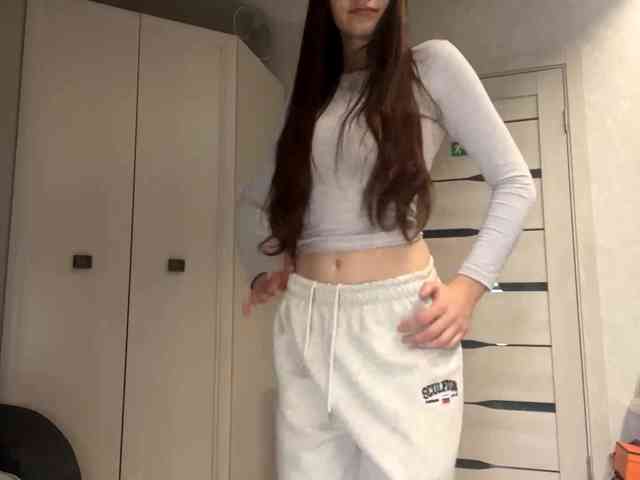 ElinOroz webcam