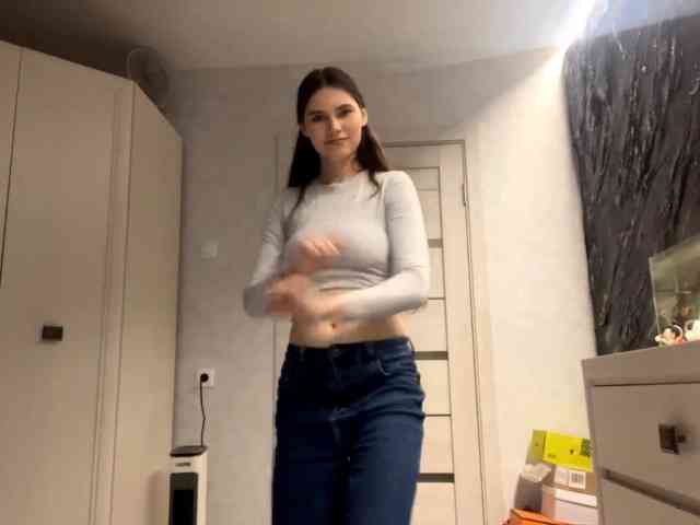 ElinOroz webcam