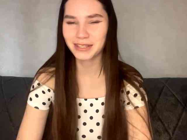 ElinOroz webcam