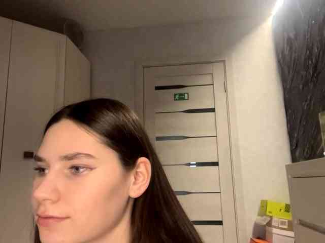 ElinOroz webcam