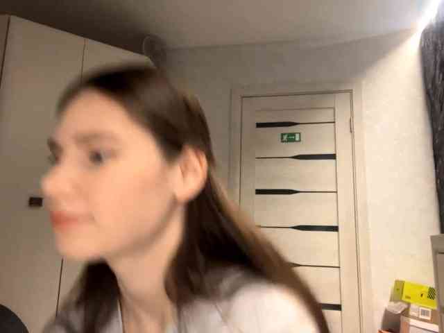 ElinOroz webcam