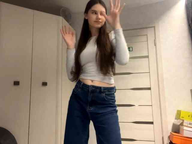 ElinOroz webcam