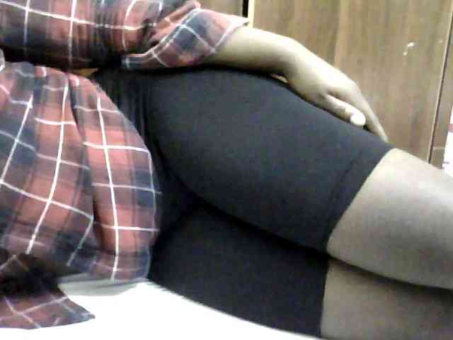 Sexycharlet43 webcam