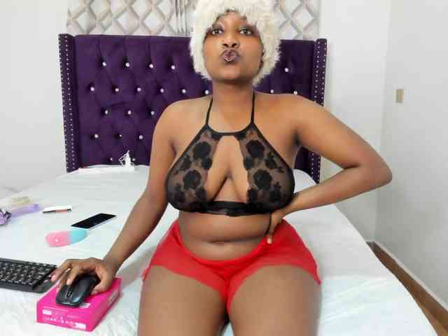 Busty-Bree webcam