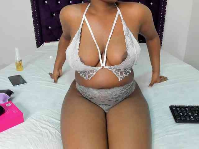 Busty-Bree webcam
