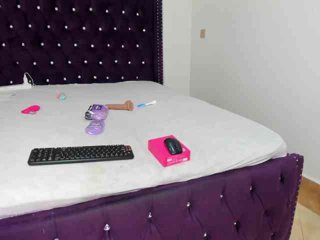Busty-Bree webcam