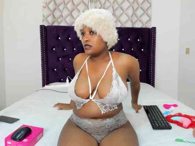 Busty-Bree webcam