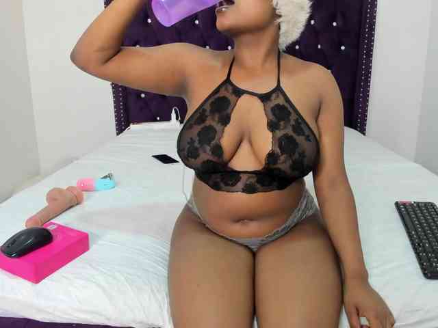 Busty-Bree webcam