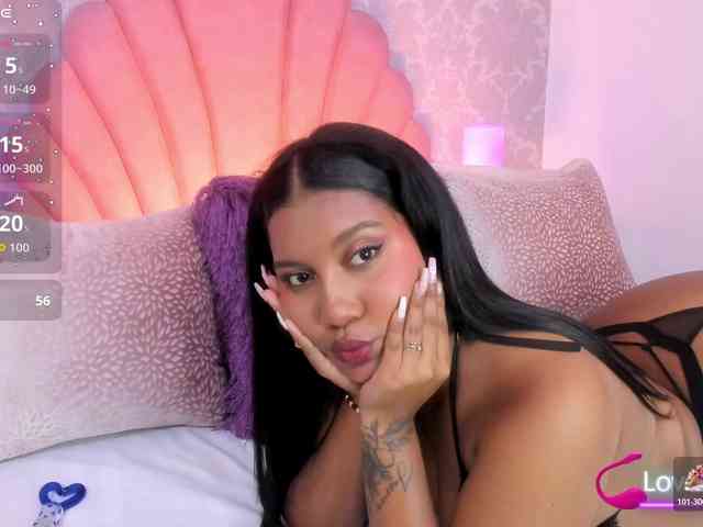 AdaraMills webcam