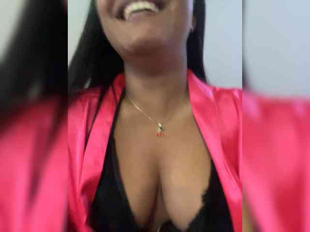 AdaraMills webcam