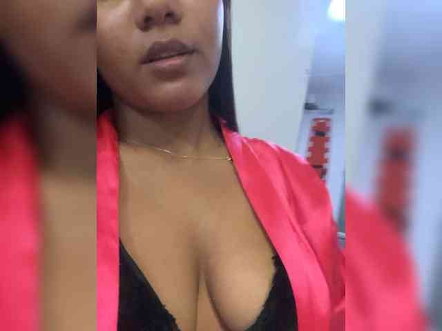 AdaraMills webcam